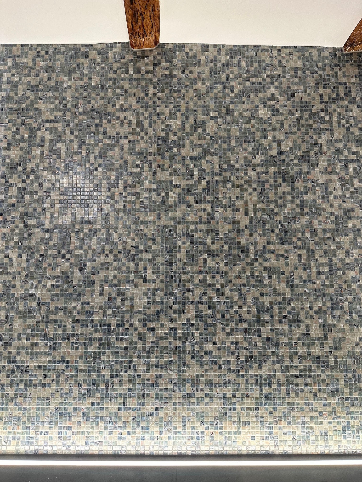 GLAS- UND STEINZEUGMOSAIK.jpg